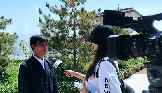 “绿水青山成为阿尔山人的幸福靠山放下斧头搞旅游 树皮画画出致富梦”