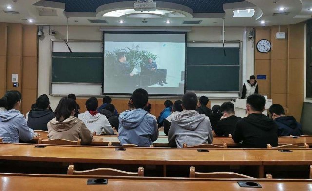 “北京各类学校返校时间明确附通知原文！北京高校毕业年级 中小学各年级和