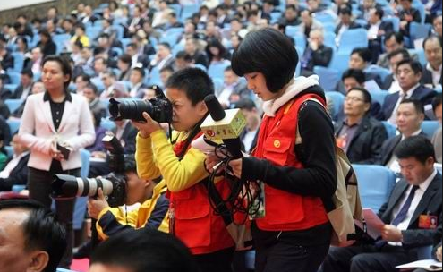 “12项公安交管优化营商环境新措施首日顺利实施”